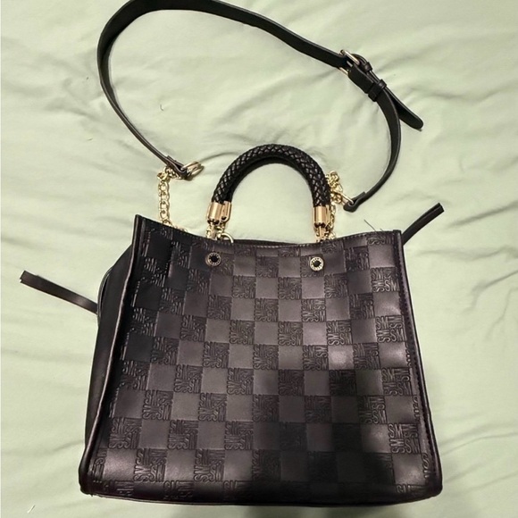 Steve Madden Handbags - Steve Madden Bjeanne Crossbody Tote